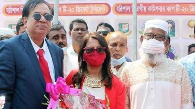 যুক্তরাজ্যের লন্ডনের রামসগেট শহরের মেয়র রৌশন আরা রহমানকে পিরোজপুরে সংবর্ধনা