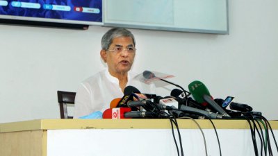 কথা বলছেন মির্জা ফখরুল ইসলাম আলমগীর