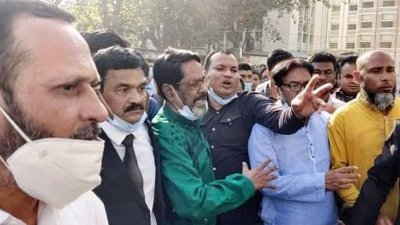 সিরাজগঞ্জে ১৭ বিএনপি নেতা কারাগারে পাঠানোর আদেশ দিয়েছে আদালত