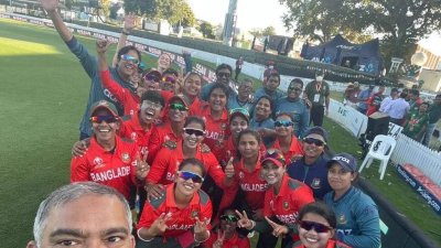 পাকিস্তান বধের পর বাংলাদেশ নারী দলের উল্লাস