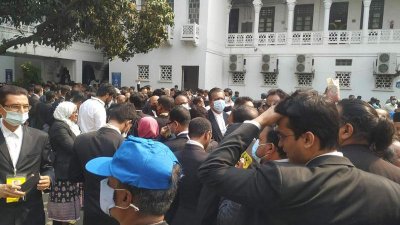 সুপ্রিম কোর্ট আইনজীবী সমিতি নির্বাচনে ভোটগ্রহণ শুরু