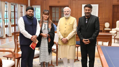 যে আলোচিত বলিউড মুভির ‘প্রোমোশন’ করছেন মোদি নিজে