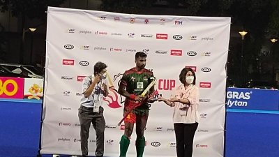 হ্যাটট্রিক করে ম্যাচসেরা খোরশেদুর রহমান।
