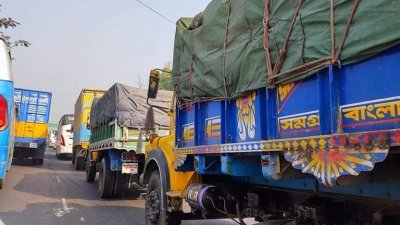 ঢাকা-চট্টগ্রাম মহাসড়কে তীব্র যানজট