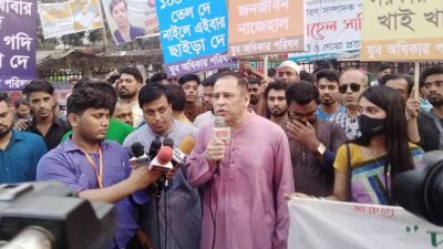 সমাবেশে বক্তব্য রাখছেন রেজা কিবরিয়া