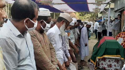 নিজ বাড়ির আঙিনায় সাবেক রাষ্ট্রপতি সাহাবুদ্দীনের প্রথম জানাজা