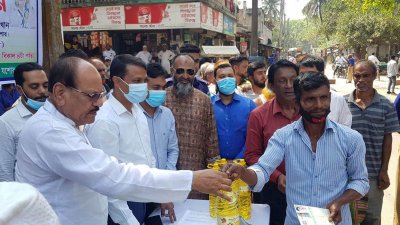 যশোরে ফ্যামিলি কার্ডে টিসিবির পণ্য বিক্রি শুরু