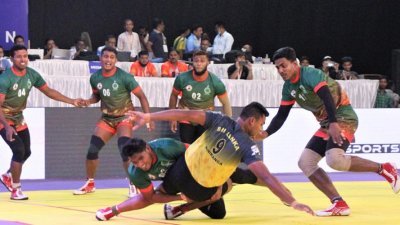 তুমুল লড়াইয়ে গ্রুপ চ্যাম্পিয়ন হয়ে সেমিফাইনালে বাংলাদেশ