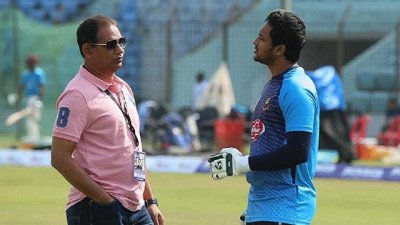 হাবিবুল বাশার সুমনের সঙ্গে সাকিব আল হাসান