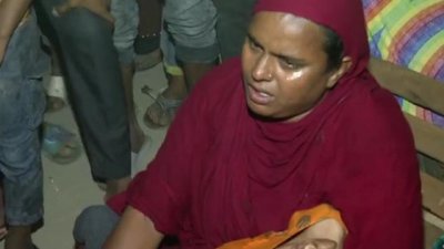 আগুনে পুড়ে গেছে থাকার ঘর