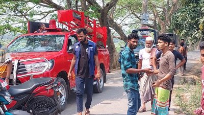 খেলতে বাধা: দুই গ্রামবাসীর মধ্যে রক্তক্ষয়ী সংঘর্ষে আহত ৩০