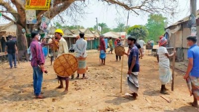 মাইকে ঘোষণা দিয়ে দুই পক্ষ সংঘর্ষে জড়ায়