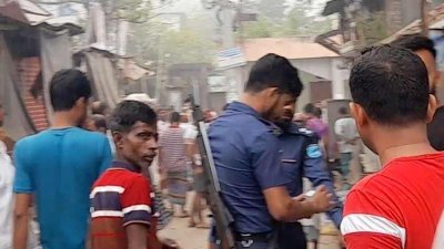 রিদপুরে মাইকিং করে দুই পক্ষের সংঘর্ষ