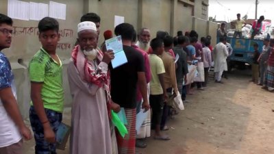 রংপুরের ১০টি স্থানে টিসিবির ফ্যামিলি কার্ডের পণ্য বিক্রি শুরু