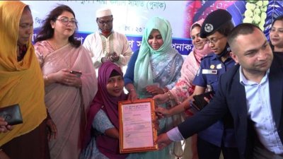 আইজিপির স্ত্রীর সহযোগিতায় চাকরি পেলেন শাহিদা