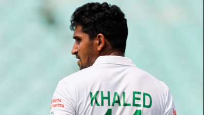 প্রথম ব্রেক থ্রু এনে দেন খালেদ।