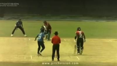 বাজে আম্পায়ারিংয়ে বেঁচে যান ইমরান।