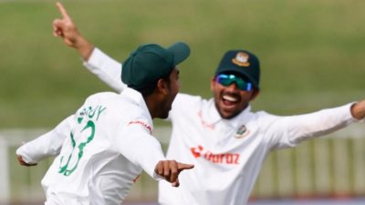 বাভুমাকে সেঞ্চুরি করতে দেননি মিরাজ