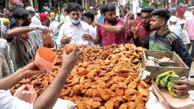 দাম বেড়েছে ইফতার সামগ্রীর