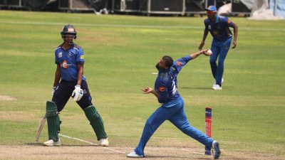 খেলাঘরকে ধসিয়ে দিতে বড় অবদান ছিল মাশরাফির।