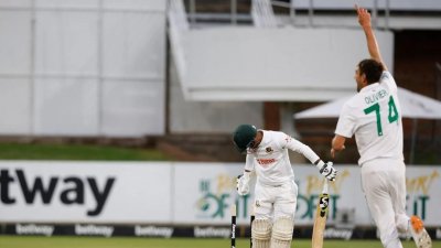 দ্বিতীয় দিনে শেষ ব্যাটার হিসেবে আউট লিটন দাস