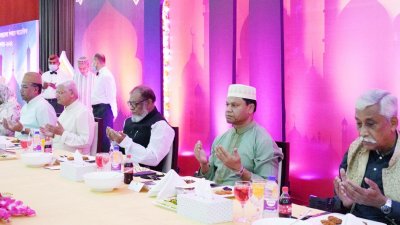মুক্তিযোদ্ধাদের সম্মানে সেনাপ্রধানের ইফতার