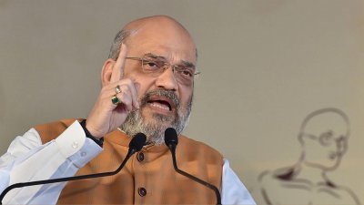 ভারতে হিন্দি হোক ইংরেজির বিকল্প, অমিত শাহের বক্তব্যে তীব্র বিতর্ক