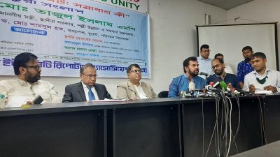 আপনি পারসোনালি নিচ্ছেন কেন: ইলিয়াস কাঞ্চনকে স্থানীয় সরকার মন্ত্রী