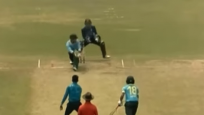 অদ্ভুতভাবে স্টাম্পড হয়েছেন লিটন।