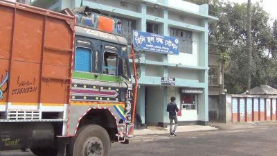 হিলি স্থলবন্দর দিয়ে ভারত-বাংলাদেশের মাঝে পণ্য আমদানি-রফতানি শুরু