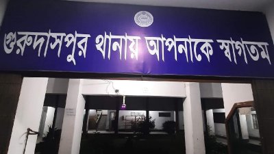 মাদ্রাসা চত্বরে পড়ে ছিল অজ্ঞাত যুবকের লাশ 