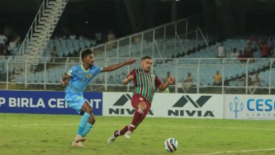 মোহনবাগানের কাছে হেরে গেছে আবাহনী।