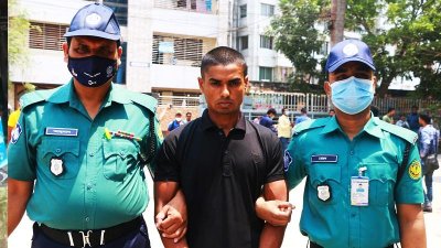 বিয়ের চাপ দেওয়ায় আবাসিক হোটেলে নিয়ে প্রেমিকাকে হত্যা