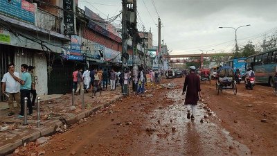 বুধবার সকালে নিউমার্কেট এলাকা