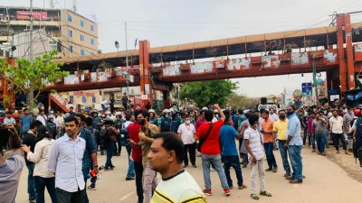আবারও সড়কে শিক্ষার্থীরা
