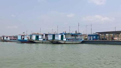 বাংলাবাজার-শিমুলিয়া নৌপথে লঞ্চ-স্পিডবোট চলাচল বন্ধ