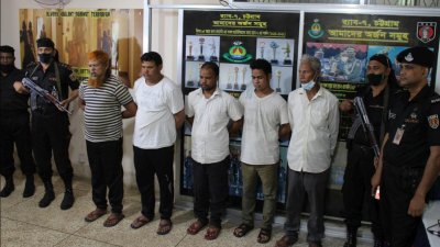 গ্রেফতার আসামিদের ৫ জন