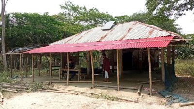 মামলার এজাহারভুক্ত প্রধান দুই আসামি গ্রাম ছেড়ে পালিয়েছে, তাদের খুঁজছে পুলিশ