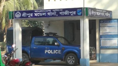 সালিশে যুবককে মারধর, এএসআইয়ের ওপর হামলা