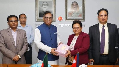 বিদ্যুৎমন্ত্রী নসরুল হামিদের সঙ্গে নেপালের মন্ত্রী পাম্পা ভুসাল