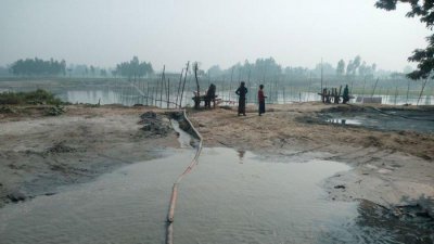 বালু উত্তোলনের গর্তে পড়ে ২ ভাইয়ের মৃত্যু