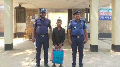 গ্রেফতার নজরুল ইসলাম