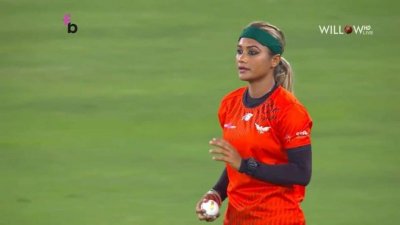 প্রথম ম্যাচে জাহানারা আলম উইকেট পাননি।