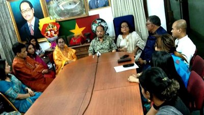 মতবিনিময় সভায় বক্তব্য রাখছেন জিএম কাদের