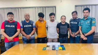 গ্রেফতার মোবাইল ফোন চোর চক্রের তিন সদস্য