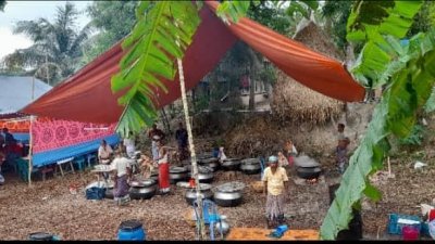 ১২ বছরের কিশোরীর সঙ্গে প্রবাসীর বিয়ে, ৪০০ অতিথিকে নিমন্ত্রণ 