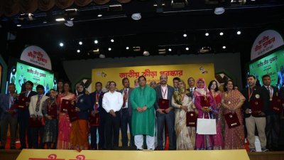 ক্রীড়া পুরস্কারের মঞ্চে তারার মেলা