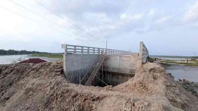 রামপাল উপজেলার বগুড়া নদীর ওপর ২০১৮ সালে সেতু নির্মাণের কাজ শুরু হয়