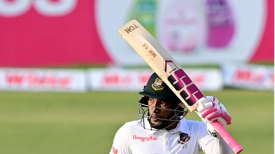 প্রথম বাংলাদেশি হিসেবে ৫ হাজার রান পূরণ করেছেন মুশফিক।