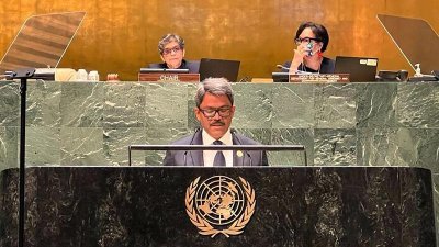 আন্তর্জাতিক অভিবাসন পর্যালোচনা ফোরামে বক্তব্য রাখছেন পররাষ্ট্র প্রতিমন্ত্রী শাহরিয়ার আলম